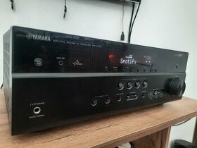 Predám čierny 5.1 AV receiver Yamaha RX-V 475