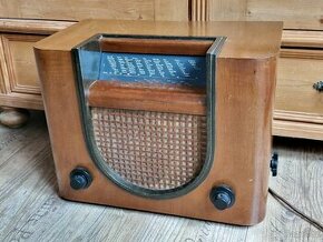 Funkční staré předválečné rádio Telefunken 543WL, rok 1935