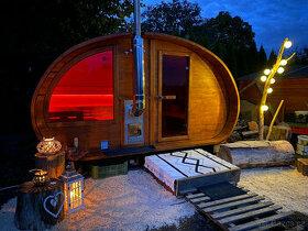 Venkovní finská oválná sauna s odpočívárnou