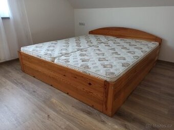 Prodám manželskou postel včetně matrací