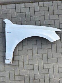 Audi q5 blatník pravý