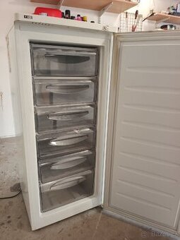Mrazák 145 litrů 6 šuplíků