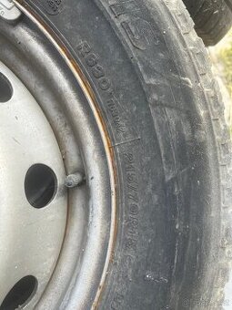 215/70 R15