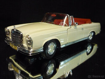 Mercedes Benz 280 SE Automatic Maisto 1/18