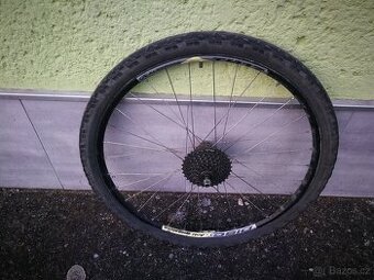 Zapletené zadní horské kolo 26, pastorek 8