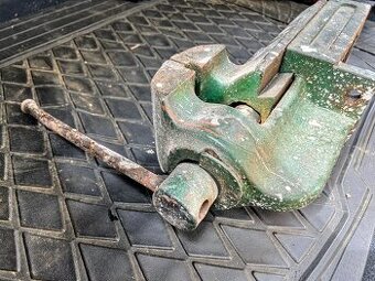 Prodám kvalitní svěrák 12x45 cm