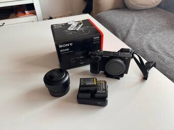 Sony a6400 + Sony 35mm f/1.8