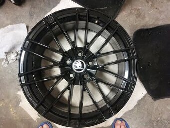 Alu kola 5x112 r18 škoda octavia || rs