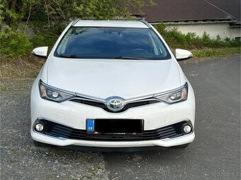 Toyota Auris 1.8i HYBRID, r.12/2018, naj.102xxx km