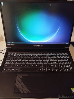 TOP stav,Gigabyte G5 MF5, 32 GB RAM, 2 TB NVMe SSD, RTX 4050