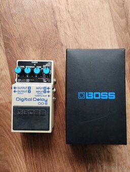 Boss DD-8 Delay + adaptér
