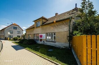 Prodej rodinný dům v Běrunicích - 1