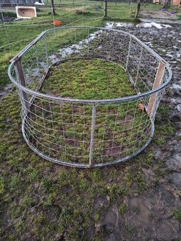 Příkrmiště, krmelec