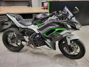 Kawasaki Ninja 650 r.v 2022, naj jen 3236 km Jak nová