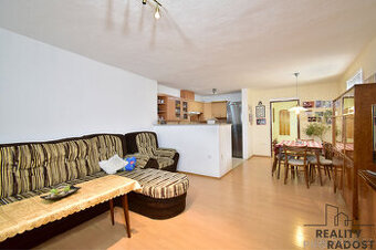 Pronájem rodinného domu 5+1, Znojmo - 1