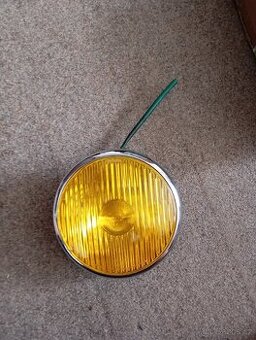 Přídavné světlo jen jedno