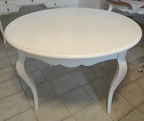 Jídelní stůl masiv