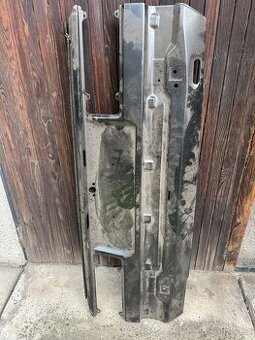 BMW E30 zadní čelo