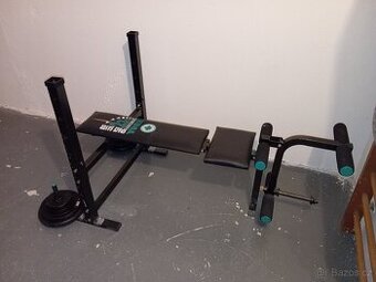 Posilovací lavice a sada závaží