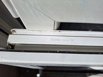 Sarší plastová okna  dveře