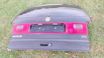 VW SHARAN – DVEŘE KUFRU ČERNÉ