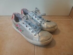 Dívčí tenisky /boty vel. 38
