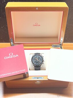 OMEGA Speedmaster Racing
