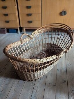 Proutěný koš s uchy