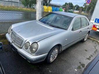 Mercedes Benz W210 E280 m104