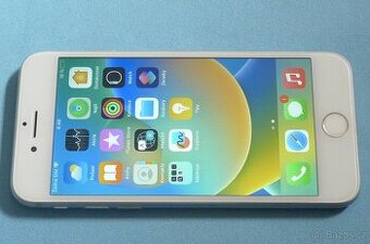 pple iPhone 8 64GB Baterie 100%