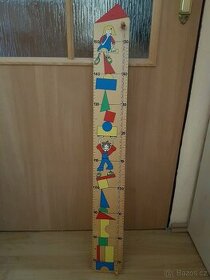Dětský dřevěný metr na měření výšky