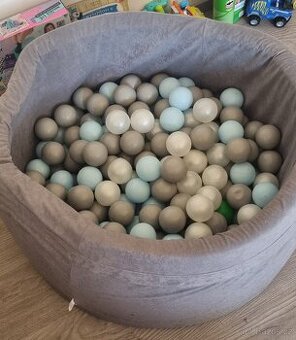 Bazének s balonky