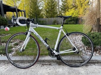 Karbonový Scott Dura Ace wattmetr