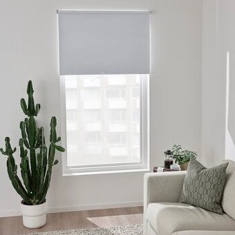 Bílé zatemňovací rolety na okno, ikea 140×170 cm