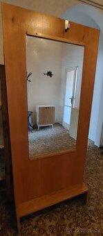 Zrcadlo s úložným prostorem - 1