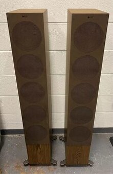 KEF R11