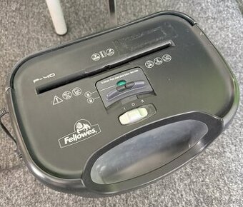 Skartovačka Fellowes P40