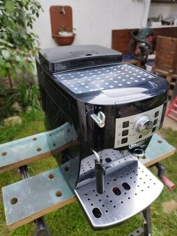 Kávovar DeLonghi Magnifica S