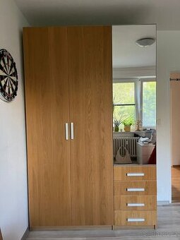 Starší skříň Ikea
