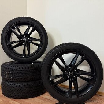 NISSAN QASHQAI 5x114,3 R19 ET40+ZIMNÍ 225/45R19 7mm