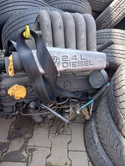PRODÁM MOTOR A PŘEVODOVKU NA Volkswagen T 4 - 1