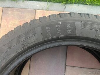 Pneu Kleber zimní 245/45/18