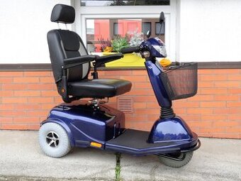 Elektrický tříkolový skútr