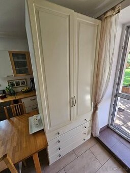 Šatní skříň IKEA smetanová