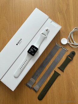 Apple Watch Series 3, 38 mm, hliník + 4x řemínek