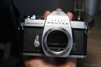 Kinofilmový fotoaparát Pentax Spotmatic F (SPF), funkční