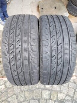 245/40/19 zimni pneu 245/40 R19