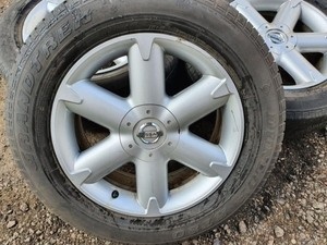 Alu kola Nissan 5x114.3 + pneu Dunlop 225/65