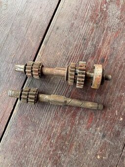 Jawa Speciál hlavní hřídele převodovky