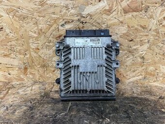 ŘÍDICÍ JEDNOTKA MOTORU JAGUAR XF 2.7D  8X2Q-12A650-KAE